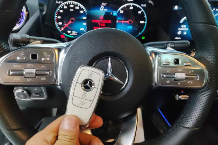 Used Mercedes-Benz EQA 2022 EQA 300 4MATIC Launch Edition Interior 1