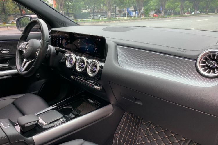 Used Mercedes-Benz EQA 2022 EQA 260 Interior 11