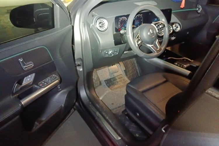 Used Mercedes-Benz EQA 2022 EQA 260 Interior 3
