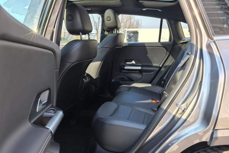 Used Mercedes-Benz EQA 2022 EQA 260 Interior 3