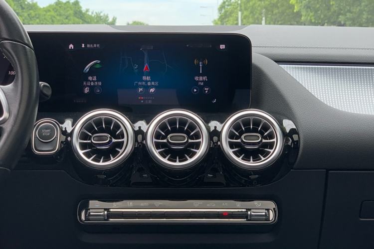 Used Mercedes-Benz EQA 2022 EQA 260 Interior 3