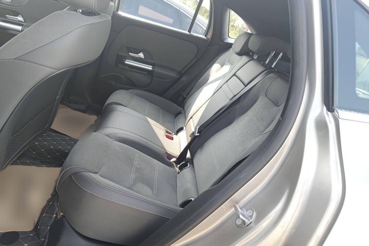 Used Mercedes-Benz EQA 2022 EQA 300 4MATIC Launch Edition Interior 4