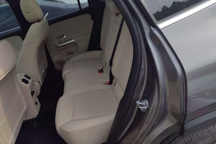 Used Mercedes-Benz EQA 2022 EQA 260 Interior 4