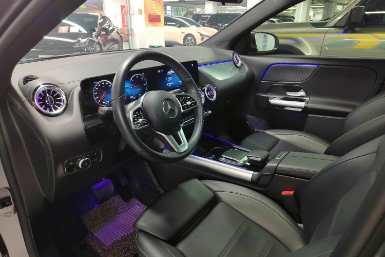 Used Mercedes-Benz EQA 2022 EQA 260 Interior 4