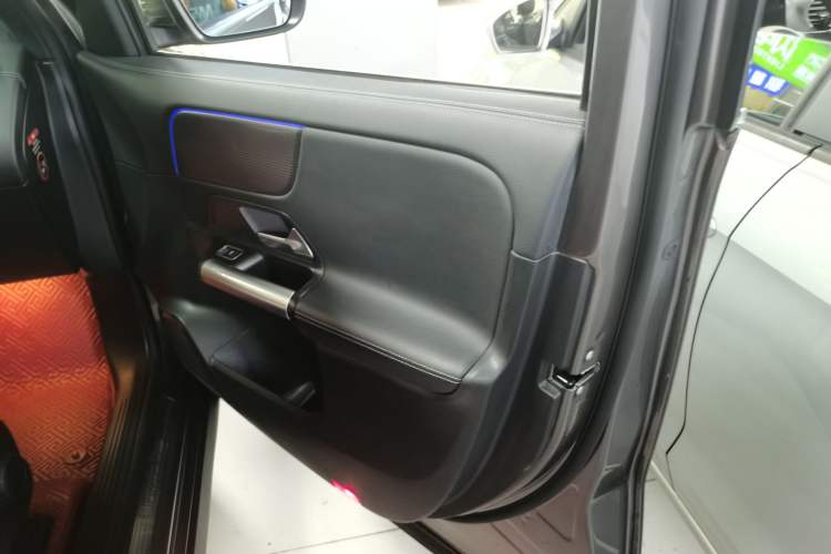 Used Mercedes-Benz EQA 2022 EQA 260 Interior 5