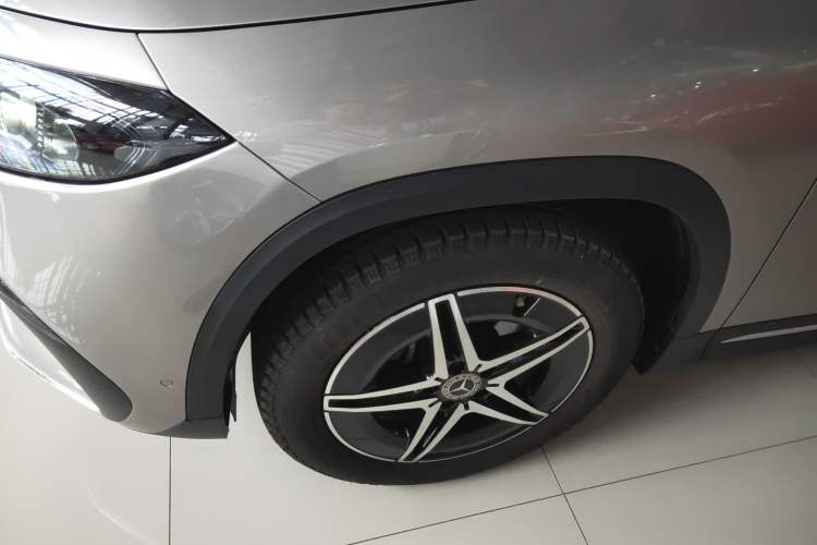 Used Mercedes-Benz EQA 2022 EQA 300 4MATIC Launch Edition Left Front Wheel Hub