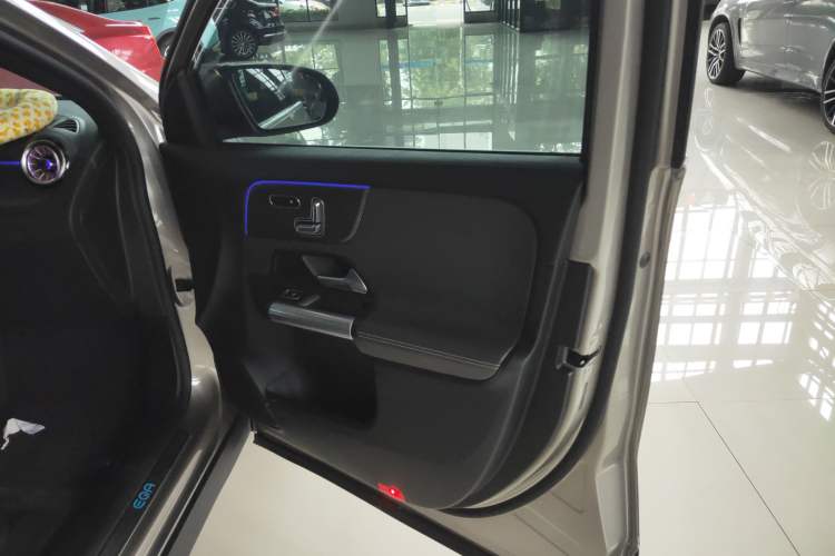 Used Mercedes-Benz EQA 2022 EQA 300 4MATIC Launch Edition Right Front Door Interior