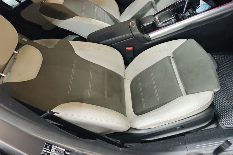 Used Mercedes-Benz EQA 2022 EQA 300 4MATIC Launch Edition Right Front Seat