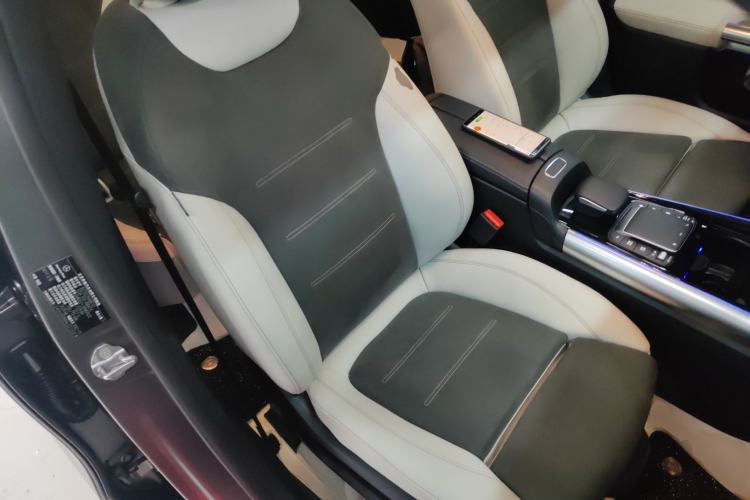 Used Mercedes-Benz EQA 2022 EQA 300 4MATIC Launch Edition Right Front Seat
