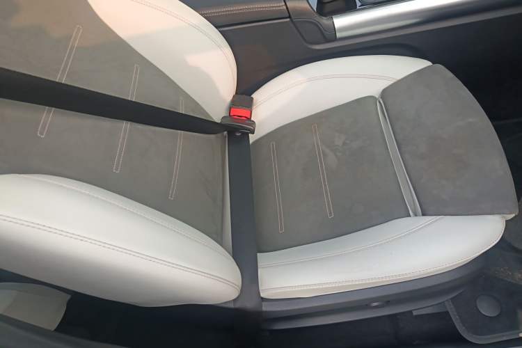 Used Mercedes-Benz EQA 2022 EQA 300 4MATIC Launch Edition Right Front Seat