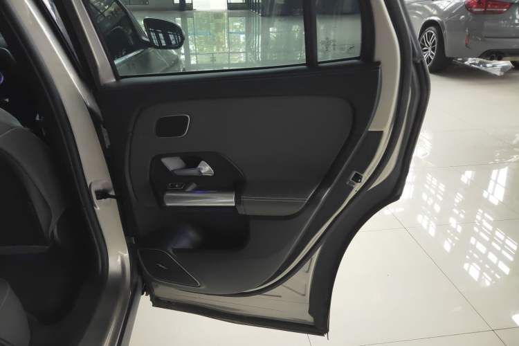 Used Mercedes-Benz EQA 2022 EQA 300 4MATIC Launch Edition Right Rear Door Interior