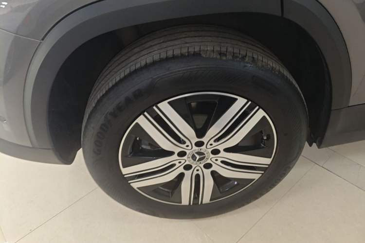 Used Mercedes-Benz EQA 2022 EQA 260 Right Rear Wheel Hub