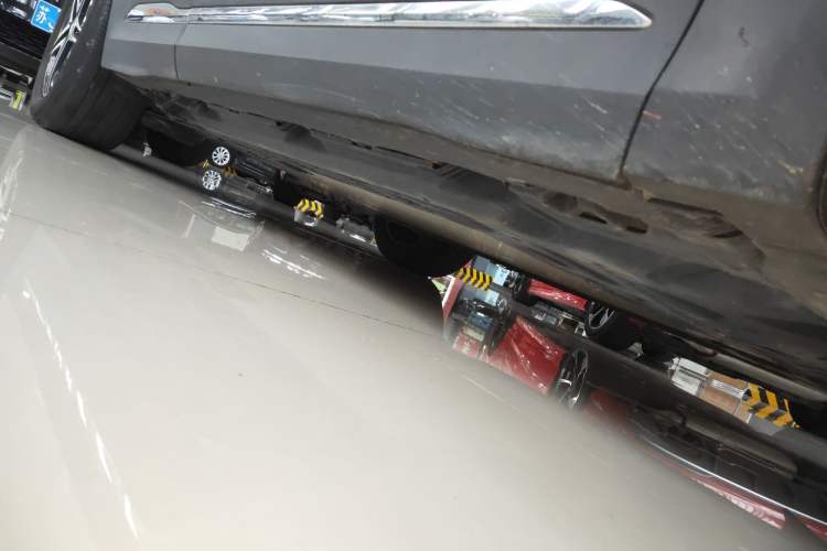 Used Mercedes-Benz EQA 2022 EQA 300 4MATIC Launch Edition Right Side Sill
