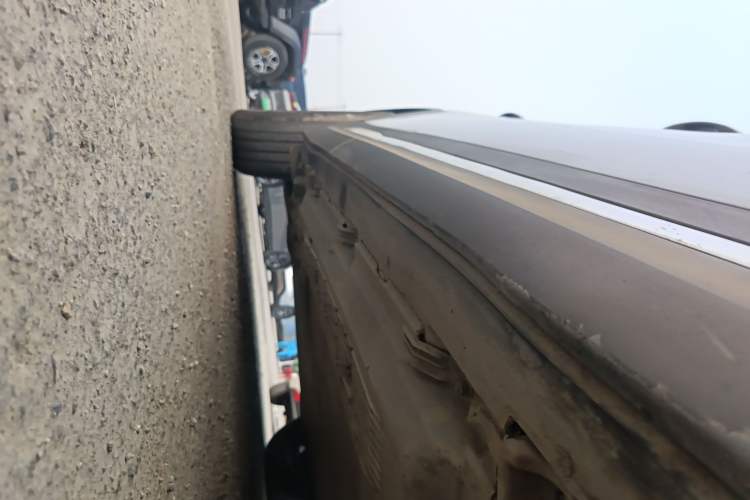 Used Mercedes-Benz EQA 2022 EQA 300 4MATIC Launch Edition Right Side Sill