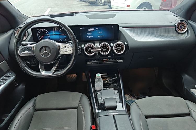 Used Mercedes-Benz EQA 2022 EQA 300 4MATIC Launch Edition Center Console