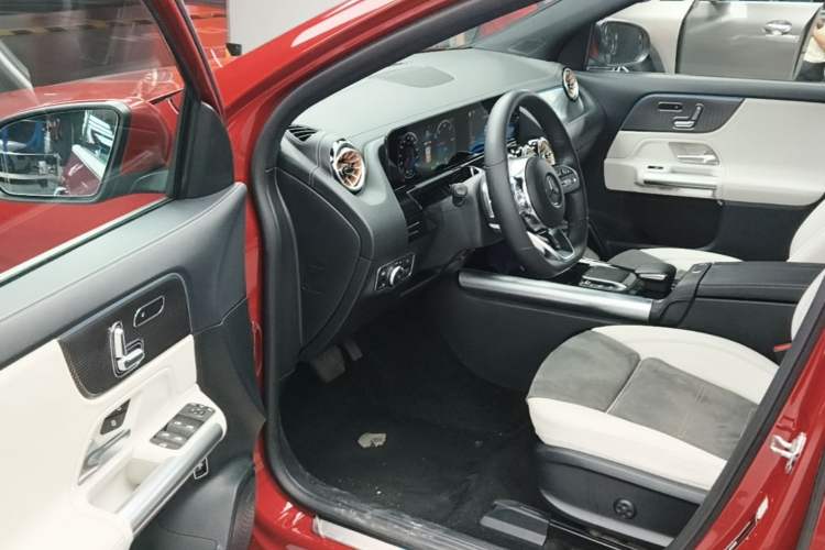 Used Mercedes-Benz EQA 2022 EQA 300 4MATIC Launch Edition Driver Seat