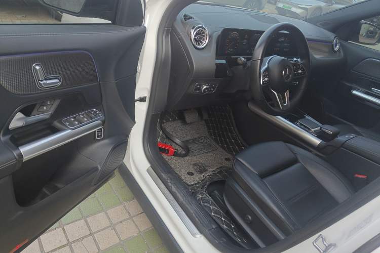 Used Mercedes-Benz EQA 2022 EQA 260 Interior 3