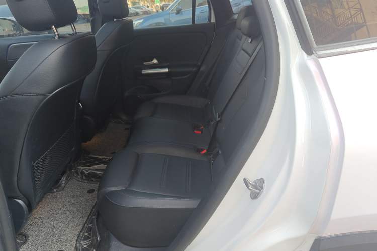 Used Mercedes-Benz EQA 2022 EQA 260 Interior 4