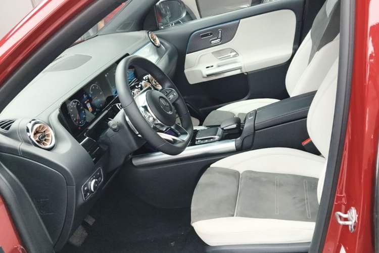 Used Mercedes-Benz EQA 2022 EQA 300 4MATIC Launch Edition Left Front Seat