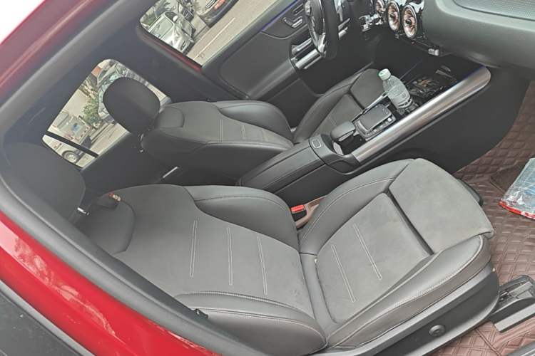 Used Mercedes-Benz EQA 2022 EQA 300 4MATIC Launch Edition Right Front Seat