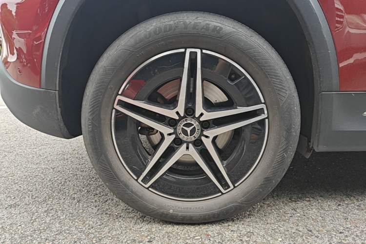 Used Mercedes-Benz EQA 2022 EQA 300 4MATIC Launch Edition Right Rear Wheel Hub
