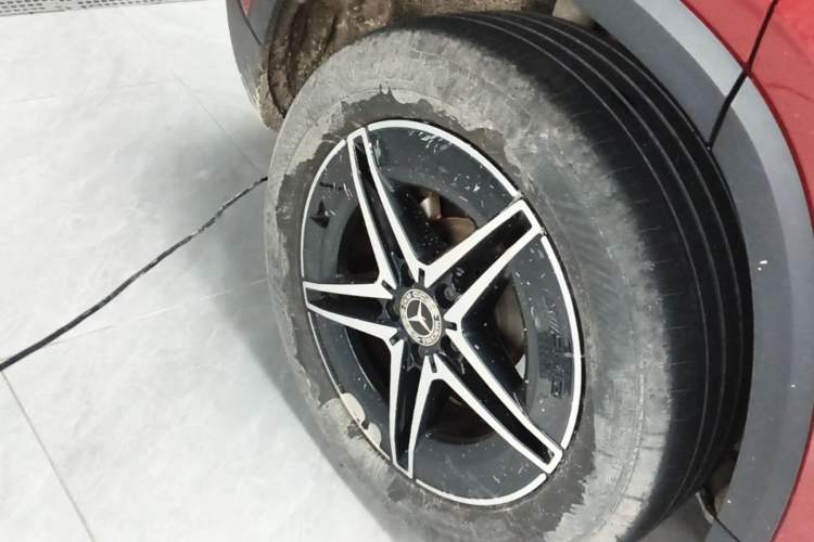 Used Mercedes-Benz EQA 2022 EQA 300 4MATIC Launch Edition Right Rear Wheel Hub