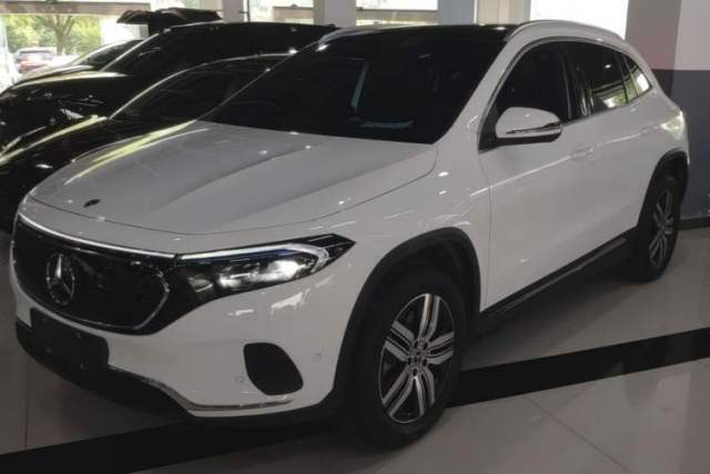 Ojetý Mercedes-Benz EQA 2022 EQA 260
