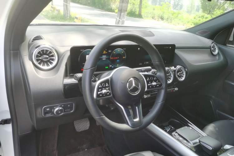 Used Mercedes-Benz EQA 2022 EQA 260 Center Console
