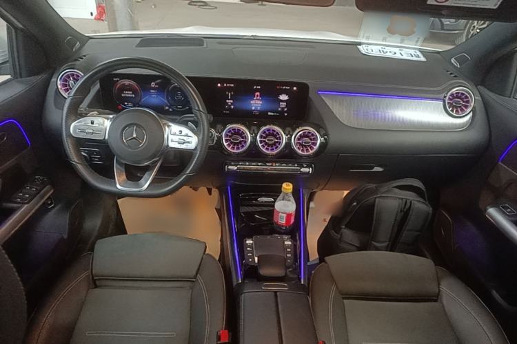 Used Mercedes-Benz EQA 2022 EQA 300 4MATIC Launch Edition Center Console