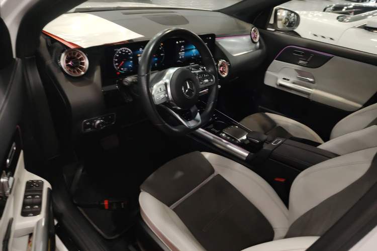 Used Mercedes-Benz EQA 2022 EQA 300 4MATIC Launch Edition Driver Seat