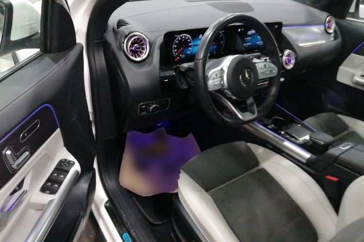Used Mercedes-Benz EQA 2022 EQA 300 4MATIC Launch Edition Driver Seat