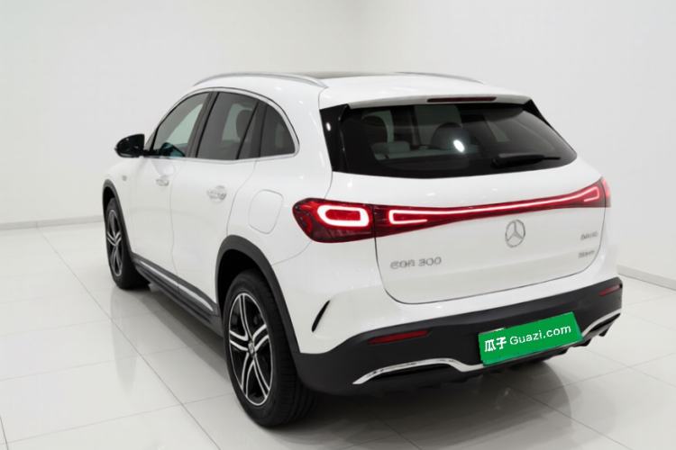 Used Mercedes-Benz EQA 2022 EQA 300 4MATIC Launch Edition Exterior 2