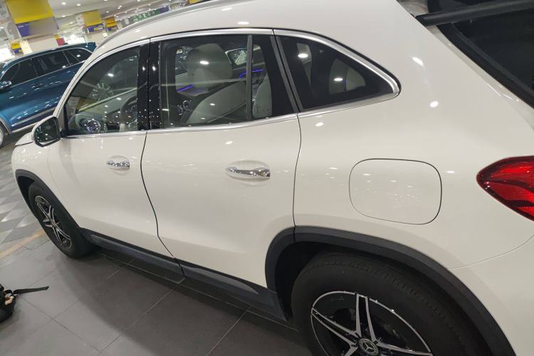 Used Mercedes-Benz EQA 2022 EQA 300 4MATIC Launch Edition Exterior 3