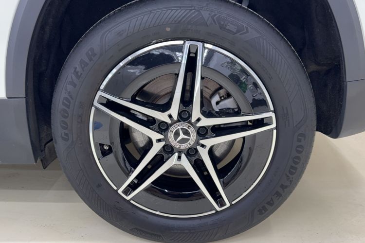 Used Mercedes-Benz EQA 2022 EQA 300 4MATIC Launch Edition Exterior 5