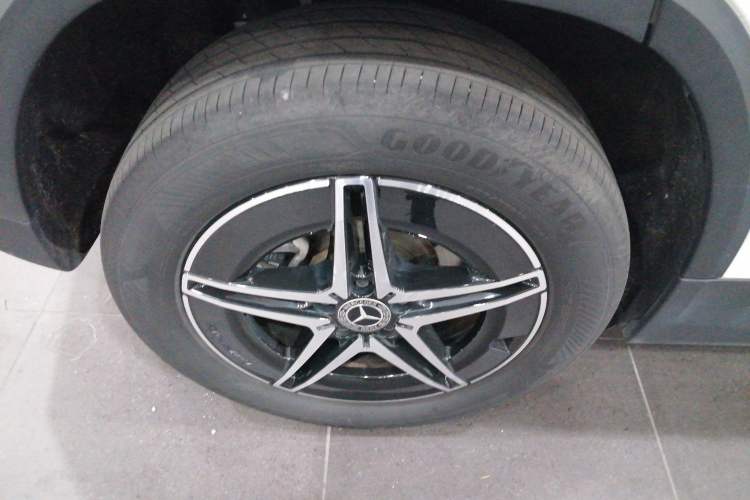 Used Mercedes-Benz EQA 2022 EQA 300 4MATIC Launch Edition Exterior 5