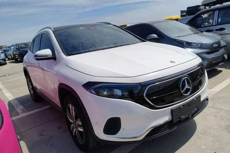 Used Mercedes-Benz EQA 2022 EQA 260 Front Right 45 Deg