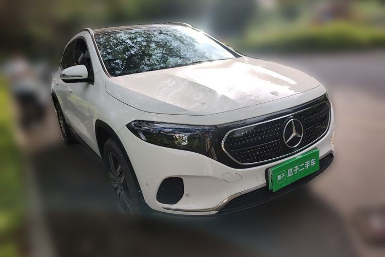 Used Mercedes-Benz EQA 2022 EQA 260 Front Right 45 Deg