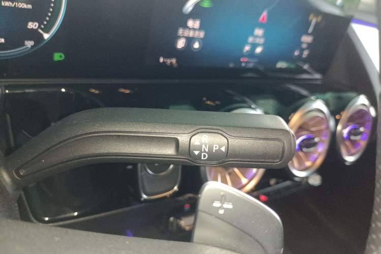 Used Mercedes-Benz EQA 2022 EQA 300 4MATIC Launch Edition Gear Lever