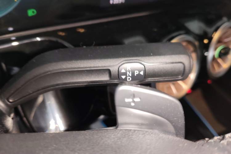 Used Mercedes-Benz EQA 2022 EQA 300 4MATIC Launch Edition Gear Lever
