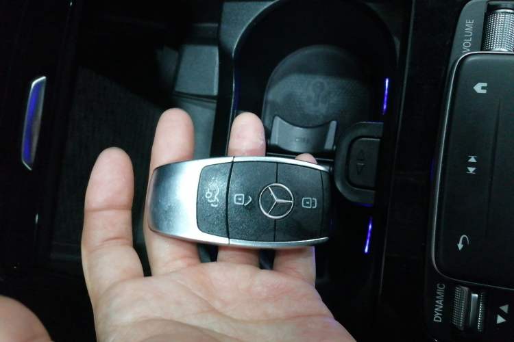 Used Mercedes-Benz EQA 2022 EQA 300 4MATIC Launch Edition Interior 1