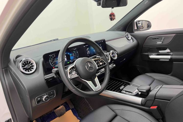 Used Mercedes-Benz EQA 2022 EQA 260 Interior 10