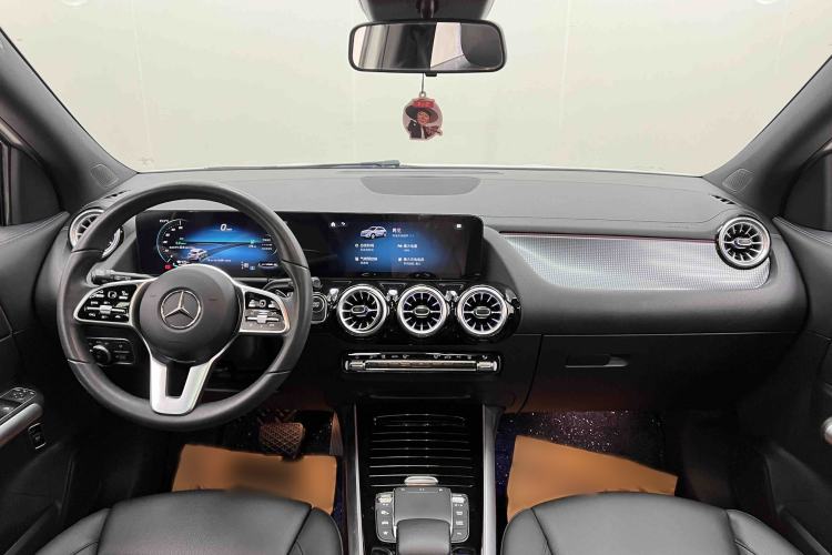 Used Mercedes-Benz EQA 2022 EQA 260 Interior 2