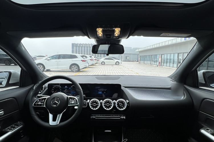 Used Mercedes-Benz EQA 2022 EQA 260 Interior 3