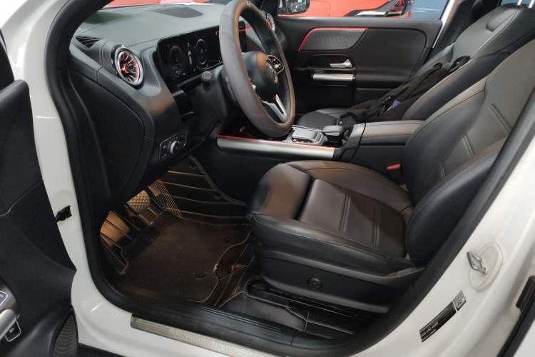 Used Mercedes-Benz EQA 2022 EQA 260 Interior 3