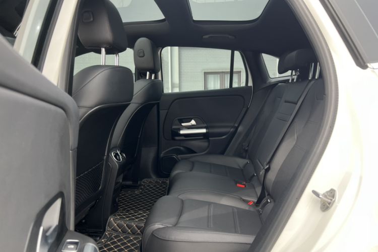 Used Mercedes-Benz EQA 2022 EQA 260 Interior 4