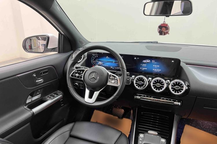 Used Mercedes-Benz EQA 2022 EQA 260 Interior 5