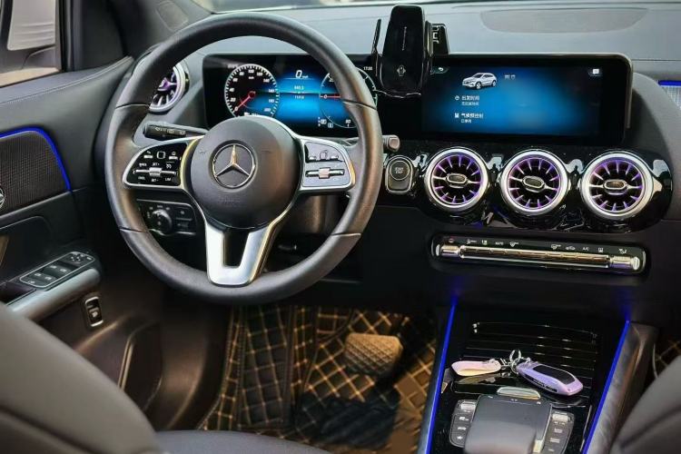 Used Mercedes-Benz EQA 2022 EQA 260 Interior 5