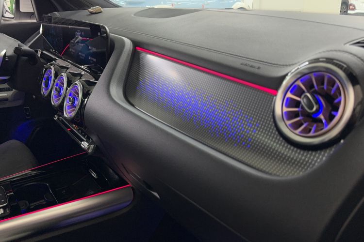 Used Mercedes-Benz EQA 2022 EQA 300 4MATIC Launch Edition Interior 6