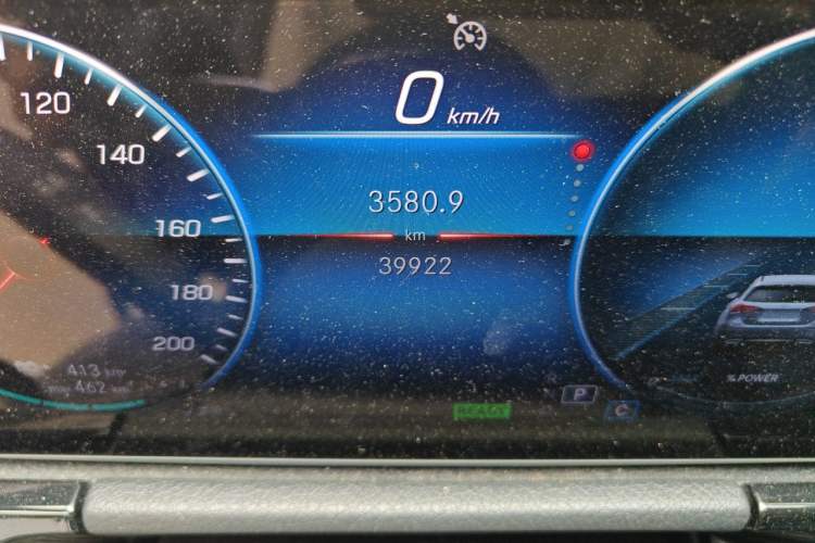 Used Mercedes-Benz EQA 2022 EQA 260 Odometer Close Up