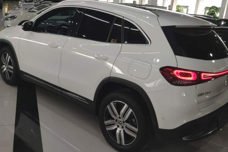 Used Mercedes-Benz EQA 2022 EQA 260 Rear Left 45 Deg